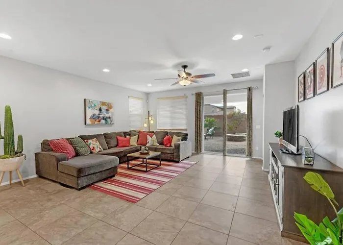 Hotel Beautiful 5br, 3.5ba - Community Pool/fitness *