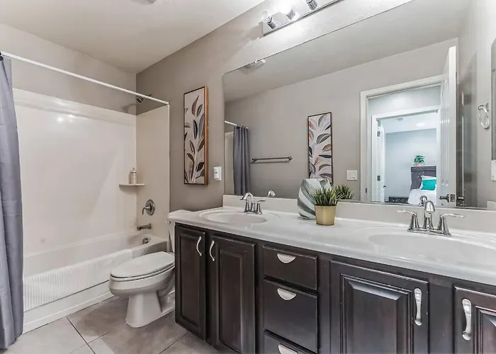 Beautiful 5br, 3.5ba - Community Pool/fitness *