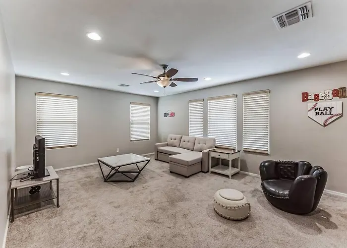 Beautiful 5br, 3.5ba - Community Pool/fitness