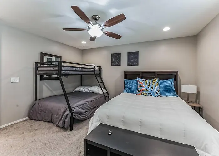 Hotel Beautiful 5br, 3.5ba - Community Pool/fitness *