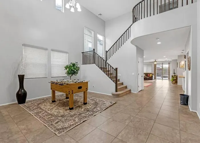 Beautiful 5br, 3.5ba - Community Pool/fitness